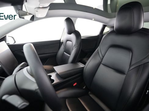 Used 2021 Tesla Model Y Long Range image 4