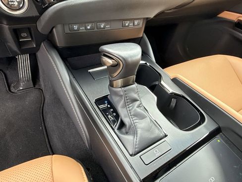 Used 2025 Lexus ES 350 w/ Premium Package image 20