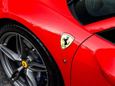 Used 2015 Ferrari 458 Speciale A image 14