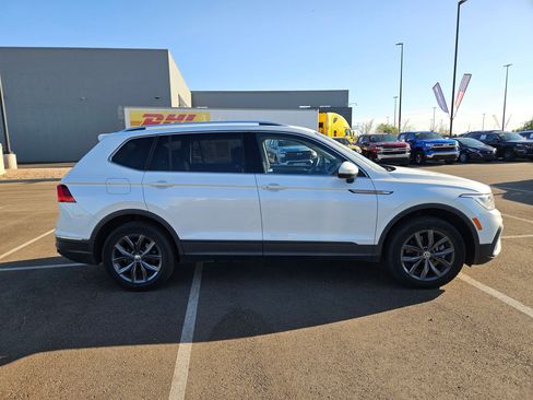 Used 2023 Volkswagen Tiguan SE AWD/4WD image 7