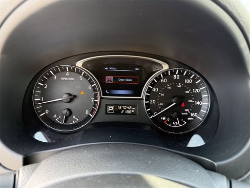 Used 2013 Nissan Altima 2.5 SL w/ Technology Pkg image 17