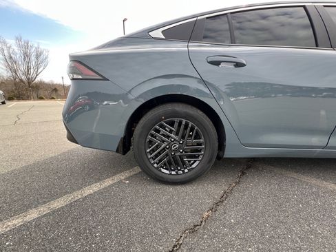 New 2026 Nissan Sentra SV image 13