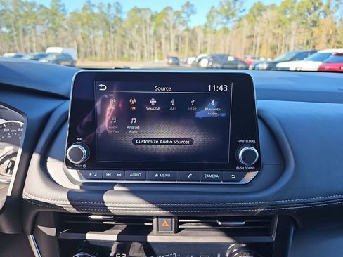 Used 2025 Nissan Rogue SV image 25