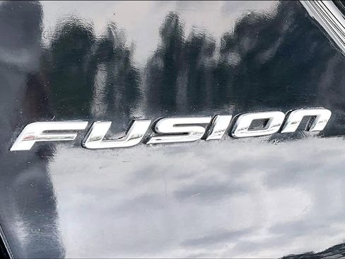 Used 2018 Ford Fusion SE w/ Equipment Group 601A image 30