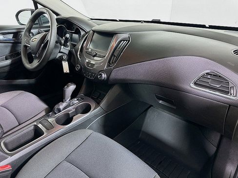 Used 2016 Chevrolet Cruze LT image 25
