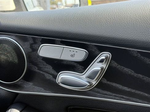 Used 2018 Mercedes-Benz GLC 300 4MATIC image 33