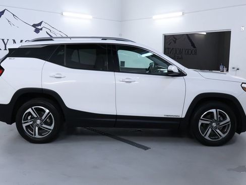 Used 2020 GMC Terrain SLT image 8