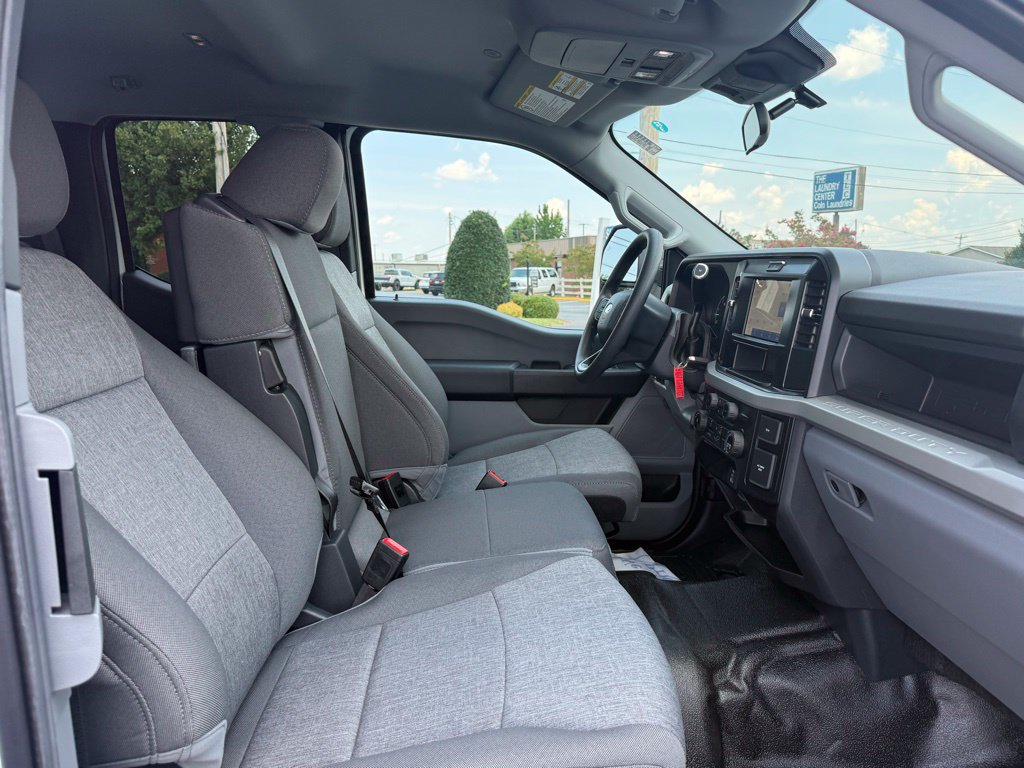 New 2025 Ford F350 XL w/ 360-Degree Camera Package RWD image 32