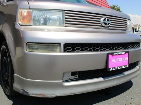 Used 2005 Scion xB image 31