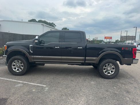 Used 2017 Ford F250 King Ranch w/ King Ranch Ultimate Package AWD/4WD image 3