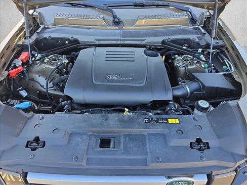 Used 2023 Land Rover Defender 110 S image 30