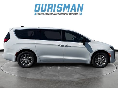 New 2027 Chrysler Pacifica Select w/ Family Tech Group FWD image 7