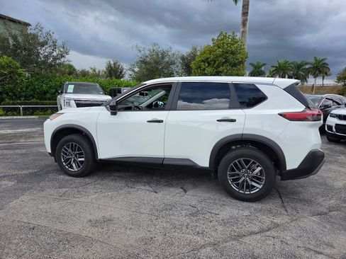 Used 2023 Nissan Rogue S FWD image 12