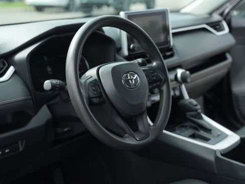 Used 2024 Toyota RAV4 XLE FWD image 26