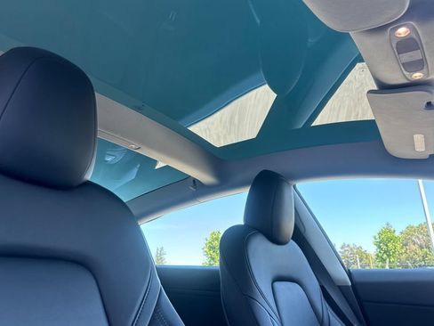Used 2023 Tesla Model 3 Standard Range RWD image 15