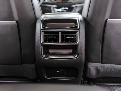 Used 2022 Cadillac XT5 Premium Luxury w/ LPO, Floor Liner Package image 32