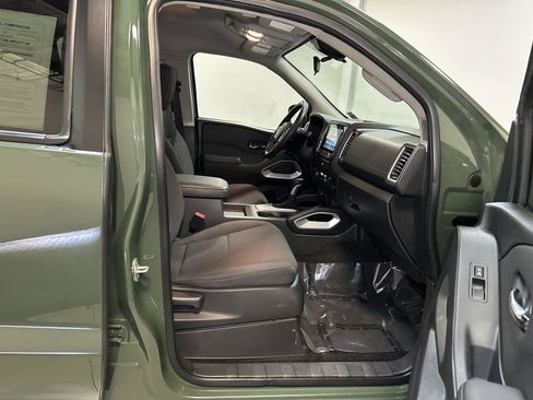 Used 2022 Nissan Frontier SV AWD/4WD image 39