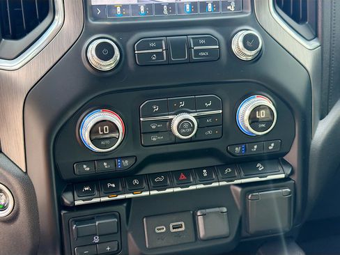 Used 2019 GMC Sierra 1500 Denali w/ Denali Ultimate Package image 34