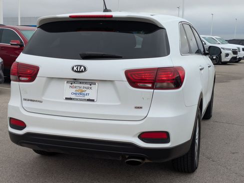 Used 2019 Kia Sorento L image 3