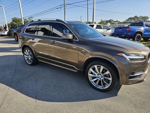 Used 2017 Volvo XC90 T6 Momentum w/ Vision Package image 7
