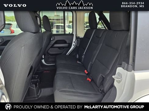 Used 2020 Jeep Wrangler Unlimited Sahara AWD/4WD image 15