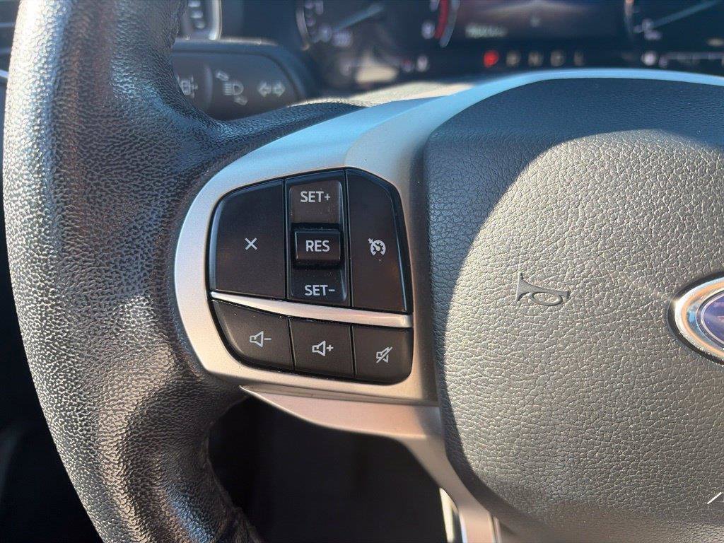 Used 2021 Ford Explorer XLT w/ Equipment Group 202A AWD/4WD image 23