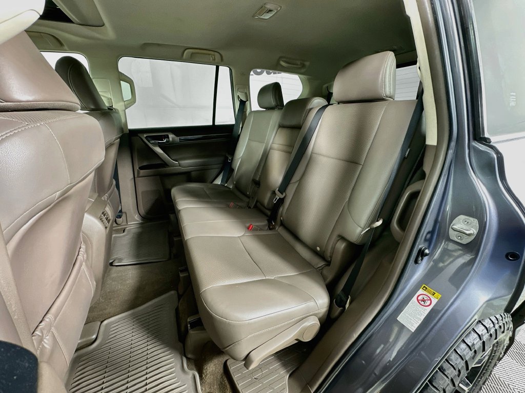 Used 2017 Lexus GX 460 w/ Navigation Package AWD/4WD image 29