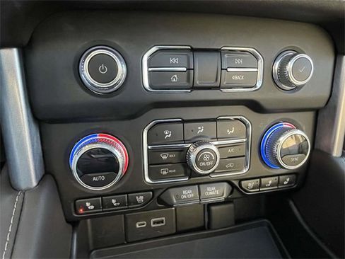 Certified 2023 GMC Yukon XL SLT image 21