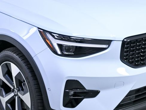 New 2026 Volvo XC40 B5 Plus w/ Protection Package Premier AWD/4WD image 35
