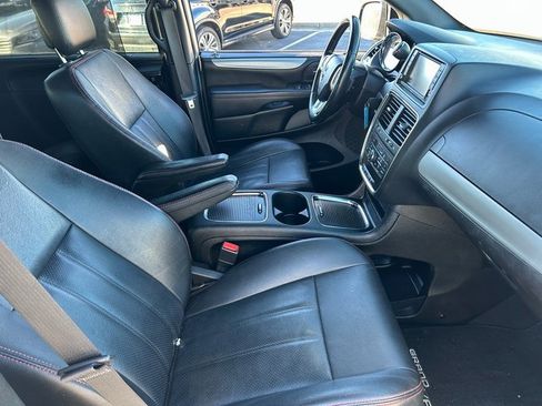 Used 2019 Dodge Grand Caravan GT image 35