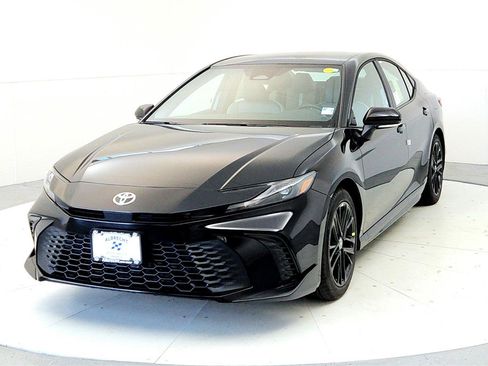 New 2026 Toyota Camry SE FWD image 2