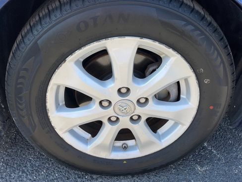 Used 2011 Toyota Camry LE w/ LE Extra-Value Pkg FWD image 24