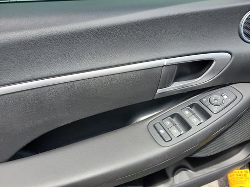 Used 2023 Hyundai Sonata SE w/ Preferred Accessory Package FWD image 16
