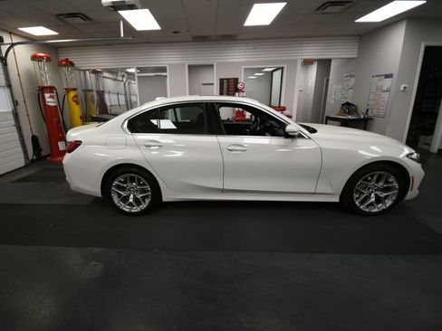 Used 2025 BMW 330i xDrive Sedan AWD/4WD image 8