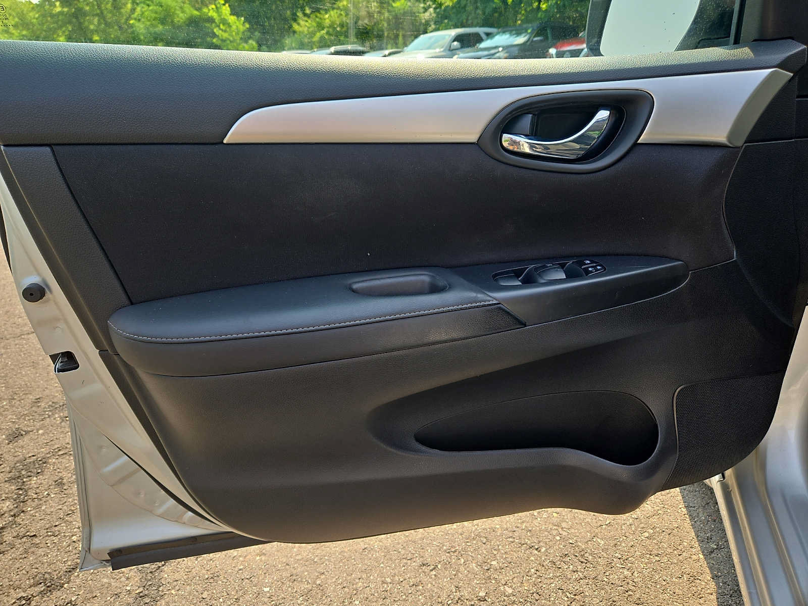 Used 2017 Nissan Sentra S FWD image 12