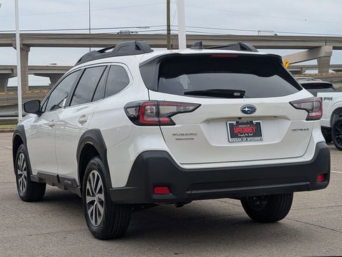 Used 2025 Subaru Outback Premium image 4