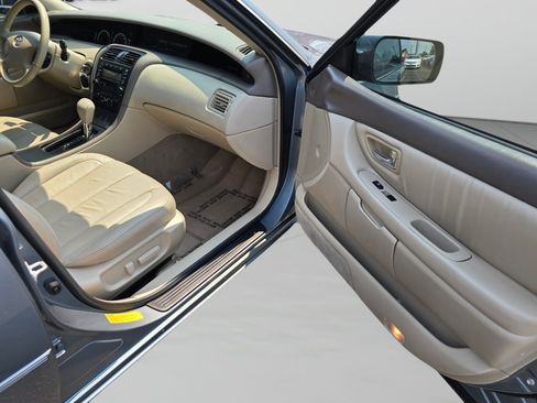 Used 2002 Toyota Avalon XL w/ Luxury Pkg FWD image 45