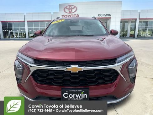 Used 2025 Chevrolet Trax LT w/ Driver Confidence Package FWD image 8