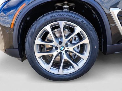 Used 2026 BMW X5 xDrive40i w/ Premium Package AWD/4WD image 9