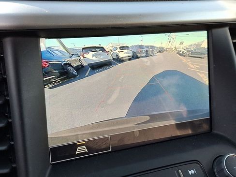 Certified 2023 GMC Acadia SLE w/ Driver Convenience Package image 15