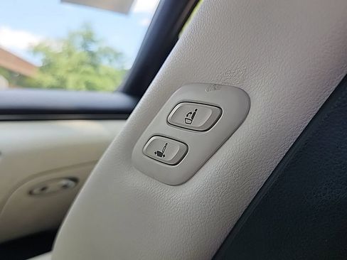 Used 2025 Genesis Electrified GV70 AWD/4WD image 28