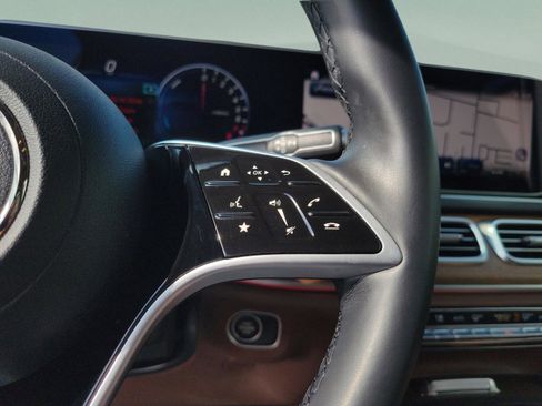 Used 2025 Mercedes-Benz GLE 450e 4MATIC image 30