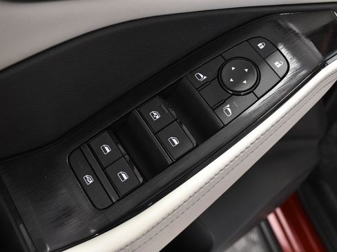 Used 2025 Nissan Rogue SV image 10