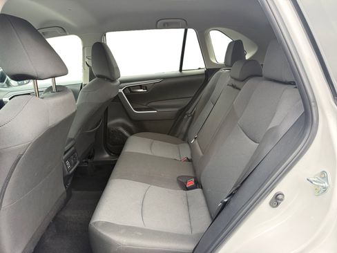 Used 2025 Toyota RAV4 XLE FWD image 16