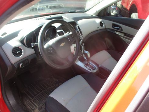 Used 2014 Chevrolet Cruze LS image 10