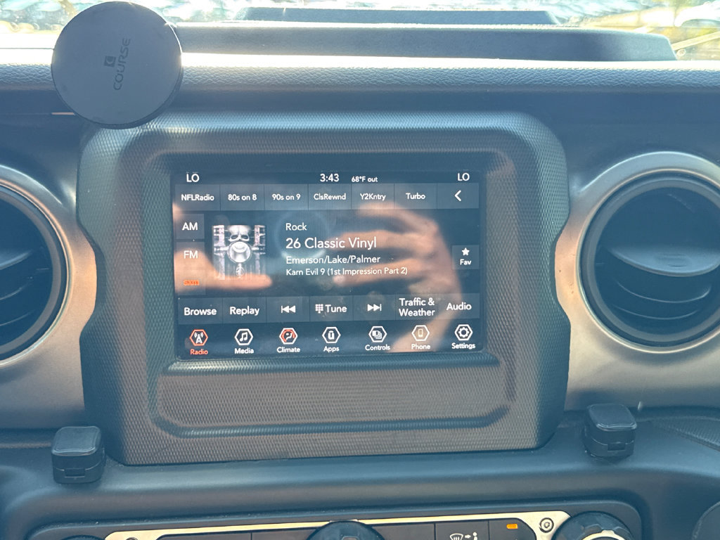 Used 2021 Jeep Gladiator Sport AWD/4WD image 25