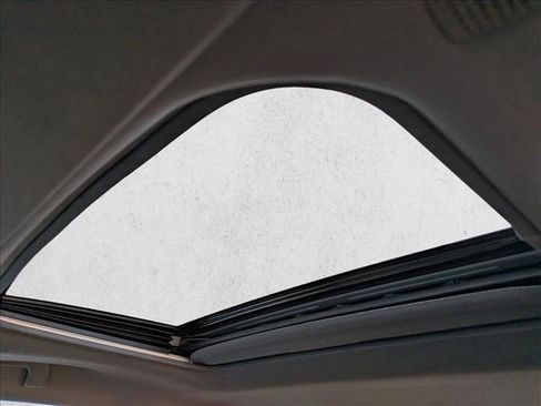 Used 2022 Toyota Sienna XLE image 15