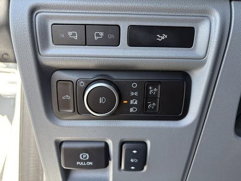 Used 2023 Ford F150 Lariat image 16