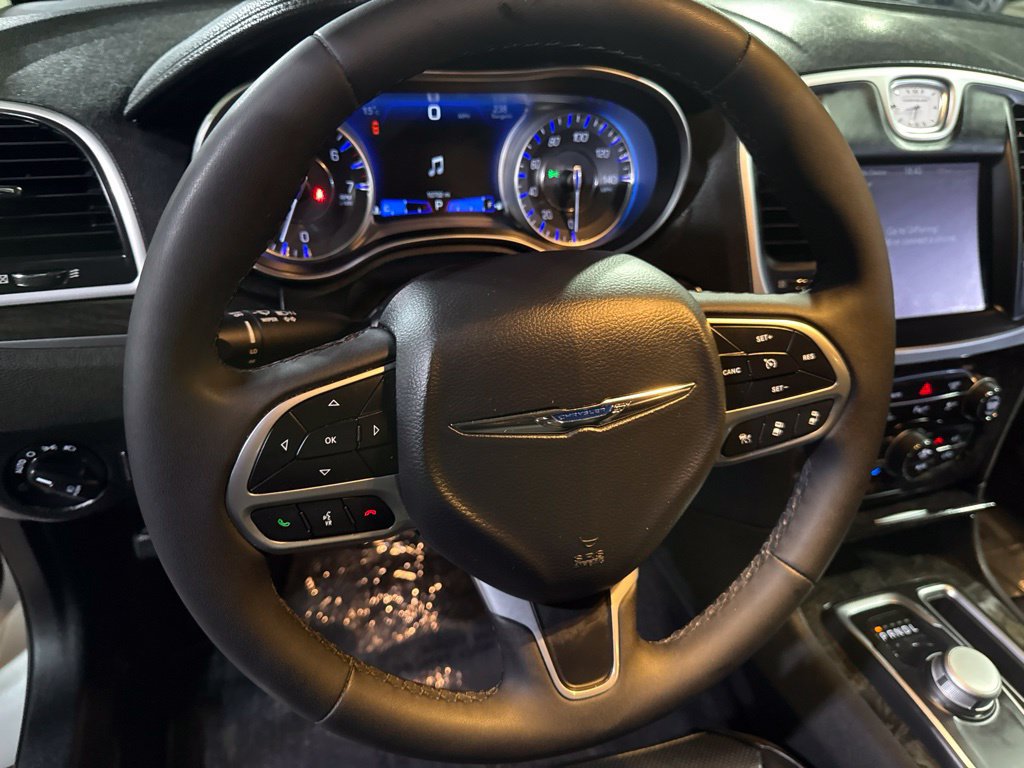 Used 2022 Chrysler 300 Touring L w/ Popular Equipment Group AWD/4WD image 22
