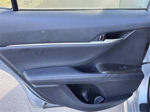 Used 2021 Toyota Camry XLE image 16